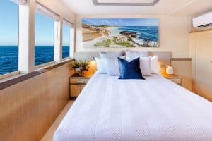 Abrolhos Superior Queen Stateroom